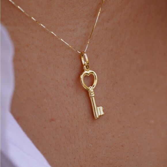 Key charm | 14k Real Gold Pendant | perfect gift | Key of heart pendant | - Picture 5 of 9